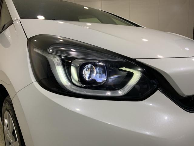 フィット e:HEVホーム HondaSENSINGMナビRカメラETCスマートキー 前後誤発進抑制機能 助手席エアバッグ 運転席エアバッグ アイドリングストップ LEDライト USB接続 バックカメラ ABS サイドエアバッグ(6枚目)