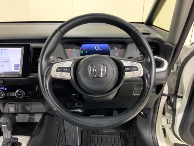 フィット e:HEVホーム HondaSENSINGMナビRカメラETCスマートキー 前後誤発進抑制機能 助手席エアバッグ 運転席エアバッグ アイドリングストップ LEDライト USB接続 バックカメラ ABS サイドエアバッグ(20枚目)