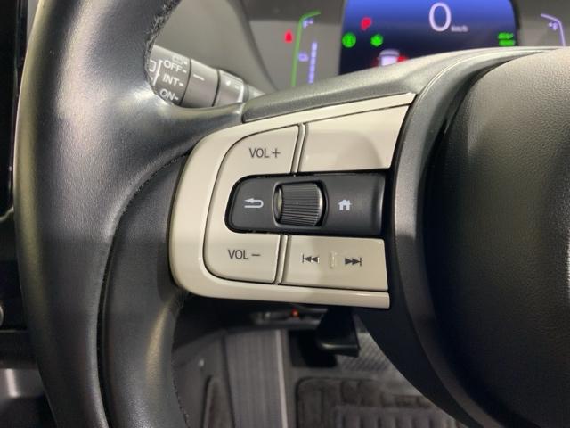 フィット e:HEVホーム HondaSENSINGMナビRカメラETCスマートキー 前後誤発進抑制機能 助手席エアバッグ 運転席エアバッグ アイドリングストップ LEDライト USB接続 バックカメラ ABS サイドエアバッグ(38枚目)