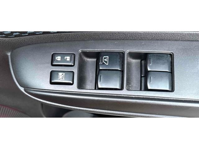 ノート Ｘ　ＤＩＧ－Ｓ　ＥＴＣ　バックカメラ　ナビ　ＴＶ　アルミホイール　スマートキー　アイドリングストップ　電動格納ミラー　ＣＶＴ　衝突安全ボディ　記録簿　ＡＢＳ　ＣＤ　ＤＶＤ再生　ＵＳＢ　ミュージックプレイヤー接続可（16枚目）