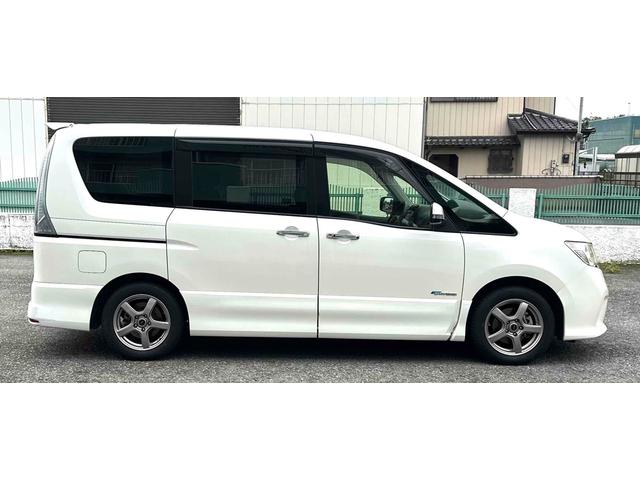 セレナ ハイウェイスターＧ　Ｓ－ハイブリッド　ＥＴＣ　バックカメラ　ナビ　ＴＶ　オートクルーズコントロール　両側電動スライドドア　スマートキー　アイドリングストップ　後席モニター　３列シート　ウォークスルー　ＣＶＴ　アルミホイール　ＣＤ（4枚目）