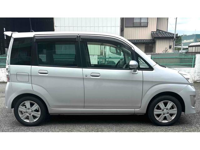 ステラ カスタムRリミテッド ETC ナビ TV HID スマートキー 電動格納ミラー ベンチシート CVT 盗難防止システム ABS CD DVD再生 USB 衝突安全ボディ エアコン パワーステアリング パワーウィンドウ(4枚目)