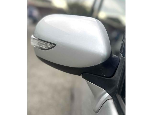 ステラ カスタムRリミテッド ETC ナビ TV HID スマートキー 電動格納ミラー ベンチシート CVT 盗難防止システム ABS CD DVD再生 USB 衝突安全ボディ エアコン パワーステアリング パワーウィンドウ(13枚目)