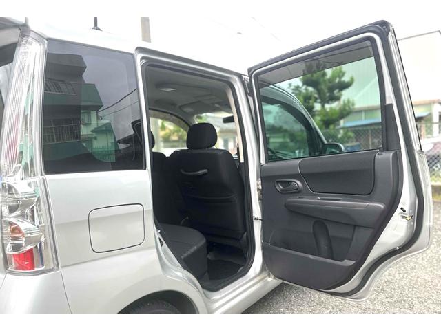 ステラ カスタムRリミテッド ETC ナビ TV HID スマートキー 電動格納ミラー ベンチシート CVT 盗難防止システム ABS CD DVD再生 USB 衝突安全ボディ エアコン パワーステアリング パワーウィンドウ(31枚目)