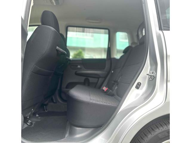 ステラ カスタムRリミテッド ETC ナビ TV HID スマートキー 電動格納ミラー ベンチシート CVT 盗難防止システム ABS CD DVD再生 USB 衝突安全ボディ エアコン パワーステアリング パワーウィンドウ(36枚目)