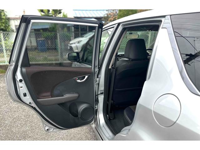 フィットシャトルハイブリッド ハイブリッド ファインライン ETC バックカメラ ナビ TV オートクルーズコントロール 電動格納ミラー CVT 盗難防止システム 衝突安全ボディ アルミホイール CD DVD再生 USB ABS ESC エアコン(36枚目)