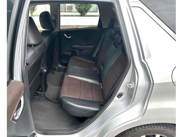 フィットシャトルハイブリッド ハイブリッド ファインライン ETC バックカメラ ナビ TV オートクルーズコントロール 電動格納ミラー CVT 盗難防止システム 衝突安全ボディ アルミホイール CD DVD再生 USB ABS ESC エアコン(37枚目)