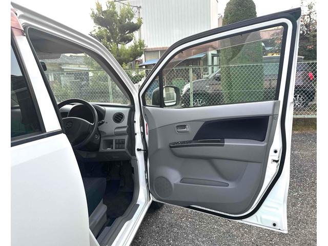 ワゴンＲ ＦＸ　キーレスエントリー　電動格納ミラー　ベンチシート　ＡＴ　盗難防止システム　ＡＢＳ　ＣＤ　アルミホイール　衝突安全ボディ　エアコン　パワーステアリング　パワーウィンドウ　運転席エアバッグ（15枚目）