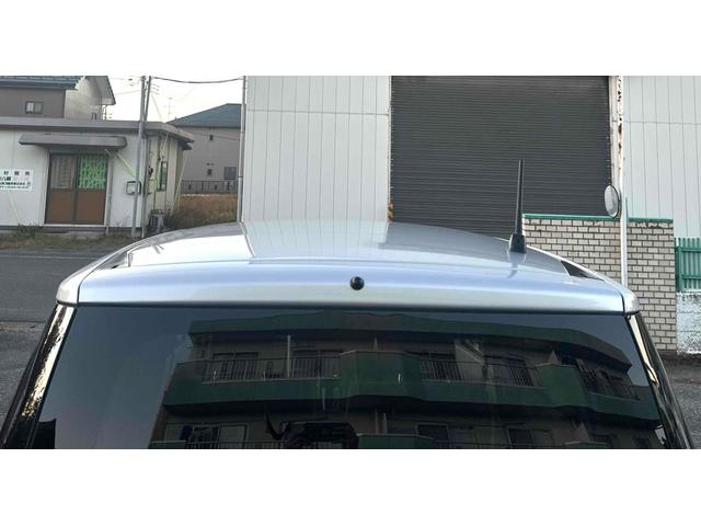 ゼスト Ｄ　スマートキー　電動格納ミラー　ベンチシート　ＡＴ　盗難防止システム　ＡＢＳ　ＣＤ　アルミホイール　衝突安全ボディ　エアコン　パワーステアリング（10枚目）