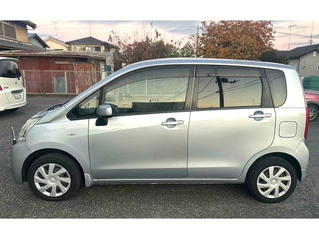 ステラ Ｌ　ＥＴＣ　バックカメラ　ナビ　ＴＶ　キーレスエントリー　電動格納ミラー　ベンチシート　ＣＶＴ　盗難防止システム　ＡＢＳ　ＣＤ　ＵＳＢ　衝突安全ボディ　エアコン　パワーステアリング　パワーウィンドウ（5枚目）