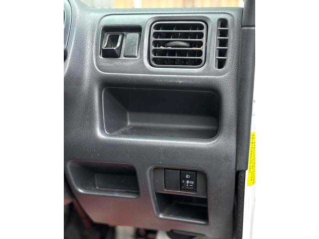 キャリイトラック 　４ＷＤ　ＭＴ　アルミホイール　エアコン（18枚目）