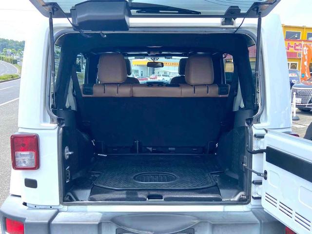 ジープ・ラングラーアンリミテッド サハラ　４ＷＤ　ＥＴＣ　バックカメラ　サイドカメラ　オートクルーズコントロール　ナビ　ＴＶ　アルミホイール　キーレスエントリー　シートヒーター　ＣＶＴ　Ｂｌｕｅｔｏｏｔｈ　ＥＳＣ　エアコン　パワーウィンドウ（25枚目）