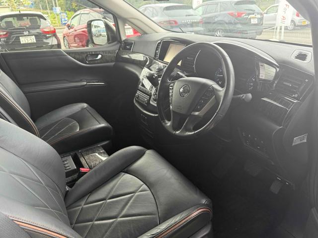 エルグランド ３５０ハイウェイスタープレミアムアーバンクロム　ドライブレコーダー　ＥＴＣ　全周囲カメラ　ナビ　ＴＶ　クリアランスソナー　オートクルーズコントロール　レーンアシスト　衝突被害軽減システム　両側電動スライドドア　オートライト　ＬＥＤヘッドランプ（10枚目）