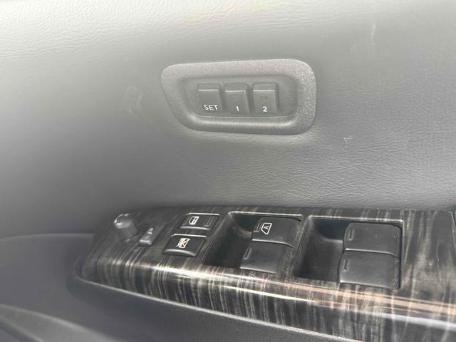 エルグランド ３５０ハイウェイスタープレミアムアーバンクロム　ドライブレコーダー　ＥＴＣ　全周囲カメラ　ナビ　ＴＶ　クリアランスソナー　オートクルーズコントロール　レーンアシスト　衝突被害軽減システム　両側電動スライドドア　オートライト　ＬＥＤヘッドランプ（31枚目）