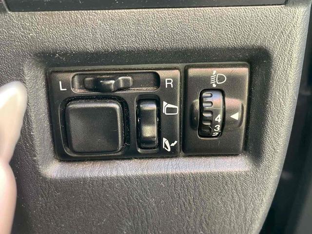ジムニー クロスアドベンチャー　４ＷＤ　ナビ　ＴＶ　キーレスエントリー　電動格納ミラー　シートヒーター　ＡＴ　ＡＢＳ　アルミホイール　衝突安全ボディ　エアコン　パワーステアリング　パワーウィンドウ（17枚目）