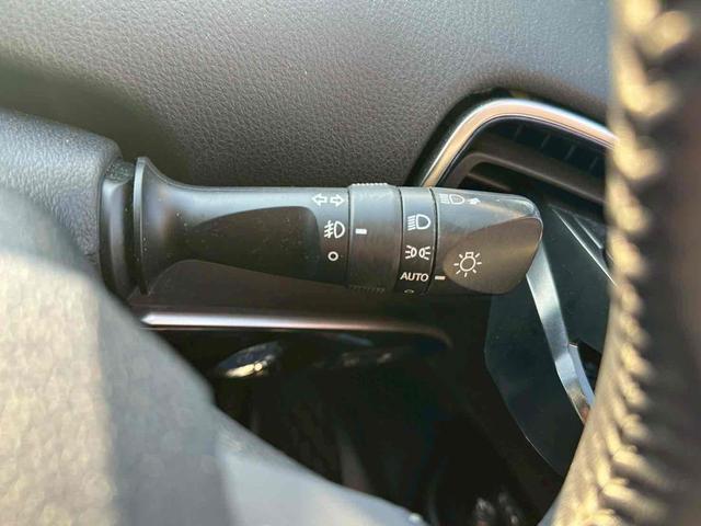 プリウス Aツーリングセレクション バックカメラ ナビ TV クリアランスソナー オートクルーズコントロール レーンアシスト パークアシスト 衝突被害軽減システム アルミホイール オートマチックハイビーム オートライト(23枚目)