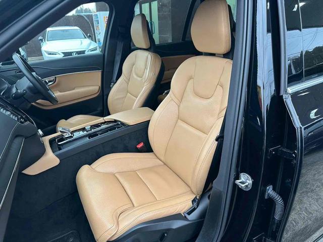 ＸＣ９０ Ｂ６　ＡＷＤ　インスクリプション　４ＷＤ　ＥＴＣ　クリアランスソナー　オートクルーズコントロール　パワーシート　衝突被害軽減システム　ナビ　ＴＶ　オートマチックハイビーム　オートライト　ＬＥＤヘッドランプ　ヘッドライトウォッシャー（13枚目）