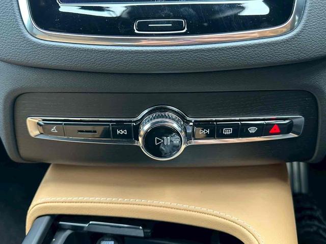 ＸＣ９０ Ｂ６　ＡＷＤ　インスクリプション　４ＷＤ　ＥＴＣ　クリアランスソナー　オートクルーズコントロール　パワーシート　衝突被害軽減システム　ナビ　ＴＶ　オートマチックハイビーム　オートライト　ＬＥＤヘッドランプ　ヘッドライトウォッシャー（18枚目）