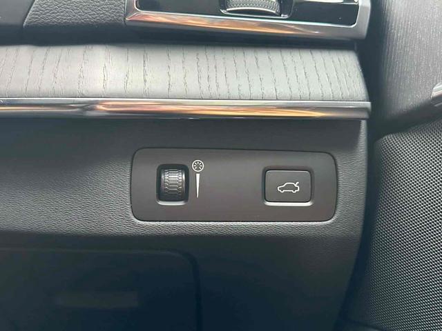 ＸＣ９０ Ｂ６　ＡＷＤ　インスクリプション　４ＷＤ　ＥＴＣ　クリアランスソナー　オートクルーズコントロール　パワーシート　衝突被害軽減システム　ナビ　ＴＶ　オートマチックハイビーム　オートライト　ＬＥＤヘッドランプ　ヘッドライトウォッシャー（25枚目）