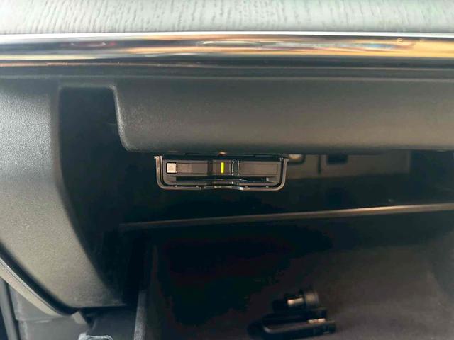 ＸＣ９０ Ｂ６　ＡＷＤ　インスクリプション　４ＷＤ　ＥＴＣ　クリアランスソナー　オートクルーズコントロール　パワーシート　衝突被害軽減システム　ナビ　ＴＶ　オートマチックハイビーム　オートライト　ＬＥＤヘッドランプ　ヘッドライトウォッシャー（29枚目）