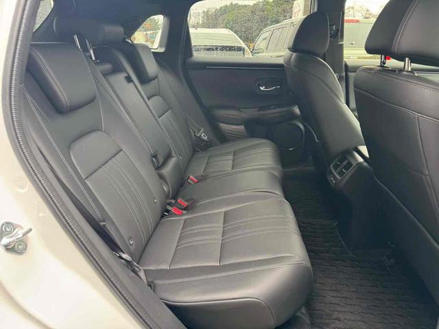 ＺＲ－Ｖ ｅ：ＨＥＶ　Ｚ特別仕様車ブラックスタイル　４ＷＤ　ドライブレコーダー　全周囲カメラ　クリアランスソナー　オートクルーズコントロール　レーンアシスト　パワーシート　衝突被害軽減システム　ナビ　ＴＶ　オートライト　ＬＥＤヘッドランプ（8枚目）