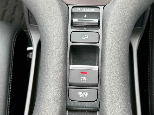 ＺＲ－Ｖ ｅ：ＨＥＶ　Ｚ特別仕様車ブラックスタイル　４ＷＤ　ドライブレコーダー　全周囲カメラ　クリアランスソナー　オートクルーズコントロール　レーンアシスト　パワーシート　衝突被害軽減システム　ナビ　ＴＶ　オートライト　ＬＥＤヘッドランプ（17枚目）