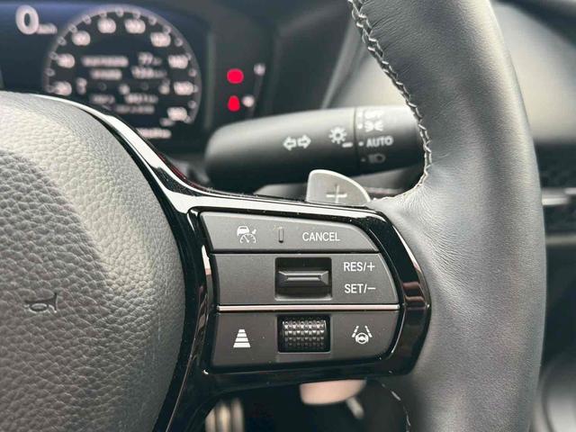 ＺＲ－Ｖ ｅ：ＨＥＶ　Ｚ特別仕様車ブラックスタイル　４ＷＤ　ドライブレコーダー　全周囲カメラ　クリアランスソナー　オートクルーズコントロール　レーンアシスト　パワーシート　衝突被害軽減システム　ナビ　ＴＶ　オートライト　ＬＥＤヘッドランプ（20枚目）