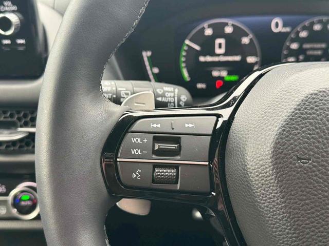 ＺＲ－Ｖ ｅ：ＨＥＶ　Ｚ特別仕様車ブラックスタイル　４ＷＤ　ドライブレコーダー　全周囲カメラ　クリアランスソナー　オートクルーズコントロール　レーンアシスト　パワーシート　衝突被害軽減システム　ナビ　ＴＶ　オートライト　ＬＥＤヘッドランプ（21枚目）