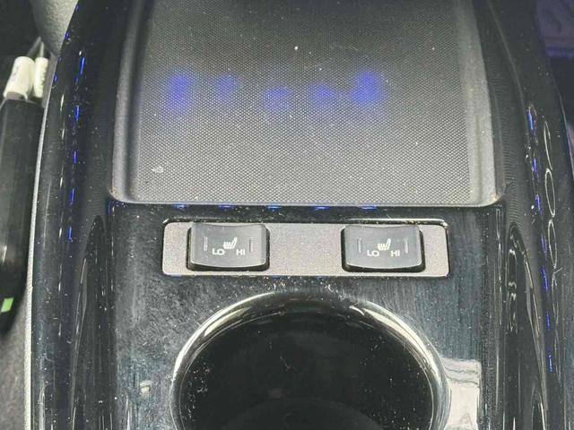 プリウスＰＨＶ Ｓ　ＧＲスポーツ　レーンアシスト　オートクルーズコントロール　衝突被害軽減システム　バックカメラ　ナビ　ＴＶ　アルミホイール　オートマチックハイビーム　オートライト　ＬＥＤヘッドランプ　ＣＶＴ　シートヒーター（19枚目）