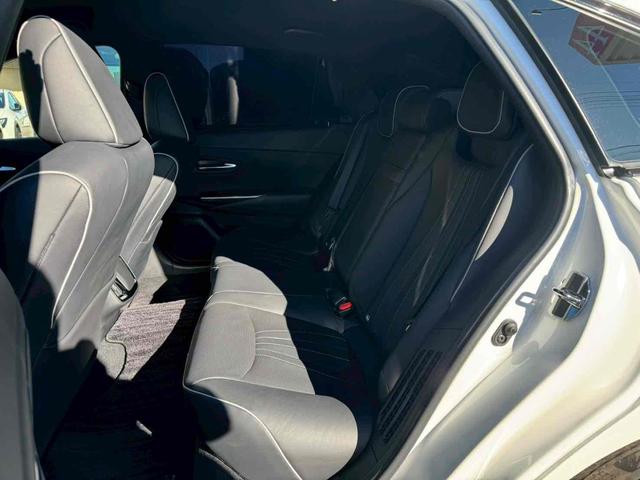 クラウンハイブリッド ＲＳアドバンス　ドライブレコーダー　ＥＴＣ　クリアランスソナー　レーンアシスト　オートクルーズコントロール　衝突被害軽減システム　全周囲カメラ　ナビ　ＴＶ　アルミホイール　オートライト　ＬＥＤヘッドランプ　ＣＶＴ（12枚目）