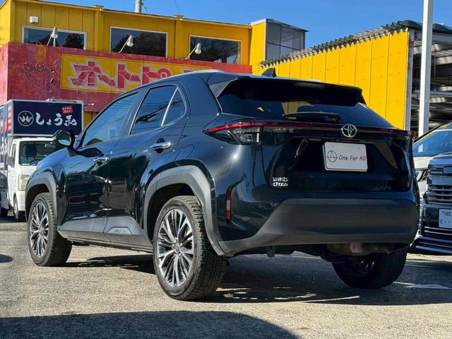 ヤリスクロス Ｚ　ドライブレコーダー　ＥＴＣ　全周囲カメラ　クリアランスソナー　オートクルーズコントロール　レーンアシスト　パワーシート　衝突被害軽減システム　ナビ　ＴＶ　オートマチックハイビーム　オートライト（8枚目）