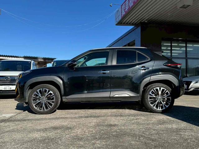 ヤリスクロス Ｚ　ドライブレコーダー　ＥＴＣ　全周囲カメラ　クリアランスソナー　オートクルーズコントロール　レーンアシスト　パワーシート　衝突被害軽減システム　ナビ　ＴＶ　オートマチックハイビーム　オートライト（9枚目）