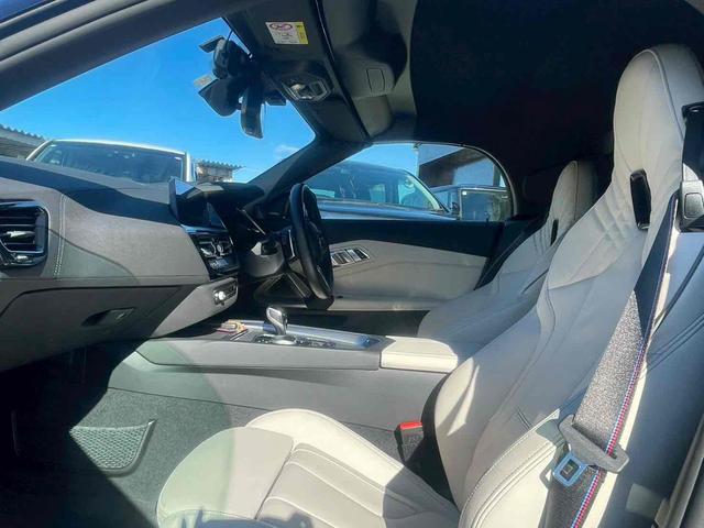 Ｚ４ Ｍ４０ｉ　ドライブレコーダー　バックカメラ　ナビ　ＴＶ　クリアランスソナー　オートクルーズコントロール　パークアシスト　衝突被害軽減システム　ＡＴ　スマートキー　アイドリングストップ　電動格納ミラー（10枚目）