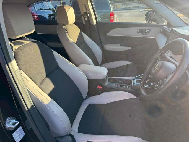 ヴェゼル ｅ：ＨＥＶ　Ｚ　ＥＴＣ　バックカメラ　クリアランスソナー　オートクルーズコントロール　レーンアシスト　衝突被害軽減システム　ナビ　ＴＶ　オートライト　ＬＥＤヘッドランプ　アルミホイール　スマートキー　電動格納ミラー（10枚目）