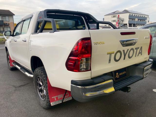 ハイラックス Ｚ　純正ナビ　４インチリフトアップ　ＴＲＤスポーツバー　ＴＲＤスキッドプレート　ＴＲＤマッドフラップ　ＪＡＯＳ１７ＡＷ　ステップ　バックモニター　プリクラッシュセーフティシステム　ＬＥＤ　クルコン　禁煙車（8枚目）