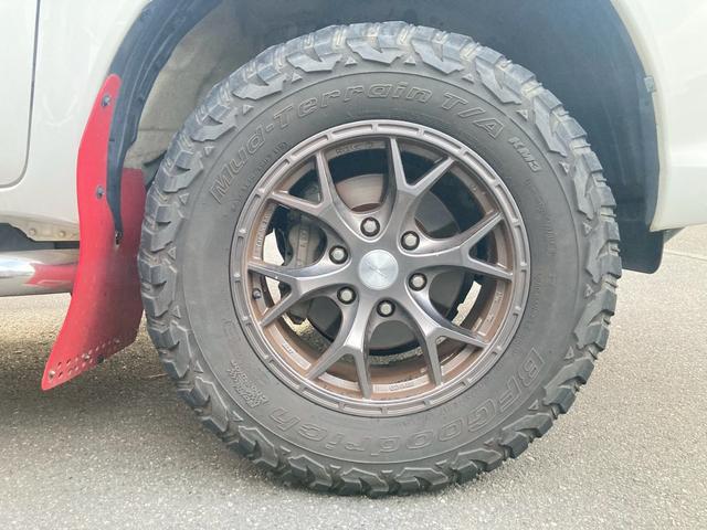 ハイラックス Ｚ　純正ナビ　４インチリフトアップ　ＴＲＤスポーツバー　ＴＲＤスキッドプレート　ＴＲＤマッドフラップ　ＪＡＯＳ１７ＡＷ　ステップ　バックモニター　プリクラッシュセーフティシステム　ＬＥＤ　クルコン　禁煙車（65枚目）