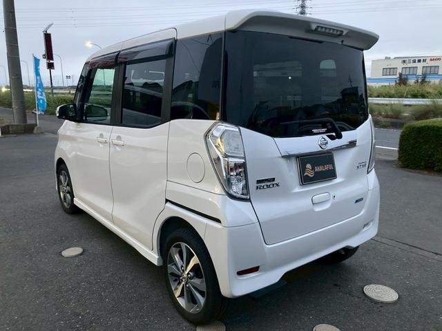 デイズルークス ハイウェイスター　Ｘ　純正ナビ　アラウンドビューモニター　パワースライドドア　エマージェンシーブレーキ　地デジＴＶ　オートエアコン　ＨＩＤヘッドランプ　後席サンシェード　プッシュスタート　リアスポイラー　純正１４ＡＷ（8枚目）