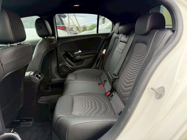 Ａクラス Ａ１８０　スタイル　１０．２５型ディスプレイナビ　レーダーセーフティパッケージ　パークトニック　バックモニター　アクティブパーキングアシスト　ＬＥＤハイパフォーマンスヘッドランプ　シートヒーター　パワーシート　地デジＴＶ（13枚目）