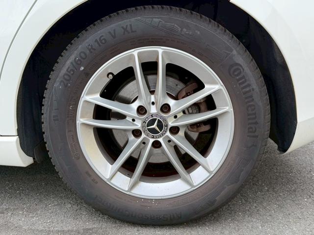 Ａクラス Ａ１８０　スタイル　１０．２５型ディスプレイナビ　レーダーセーフティパッケージ　パークトニック　バックモニター　アクティブパーキングアシスト　ＬＥＤハイパフォーマンスヘッドランプ　シートヒーター　パワーシート　地デジＴＶ（62枚目）
