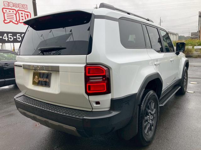 ランドクルーザー250 VX 12.3型ディスプレイオーディオプラスナビ JBLプレミアムサウンド 丸目1眼LEDヘッドランプ ルーフレール パワーバックドア 全方位モニター デジタルインナーミラー サンルーフ レザーシート 禁煙(7枚目)