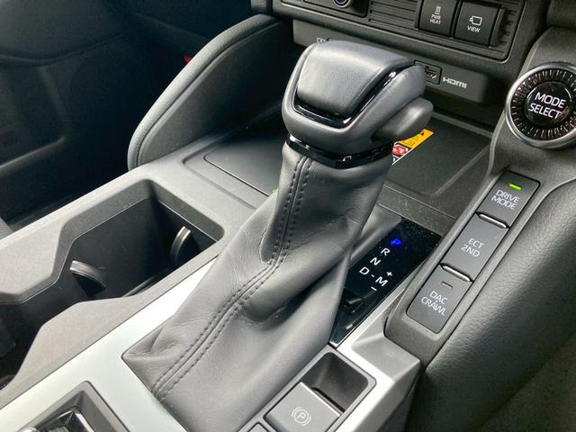 ランドクルーザー250 VX 12.3型ディスプレイオーディオプラスナビ JBLプレミアムサウンド 丸目1眼LEDヘッドランプ ルーフレール パワーバックドア 全方位モニター デジタルインナーミラー サンルーフ レザーシート 禁煙(34枚目)