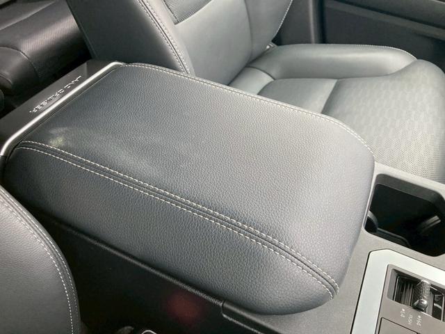 ランドクルーザー250 VX 12.3型ディスプレイオーディオプラスナビ JBLプレミアムサウンド 丸目1眼LEDヘッドランプ ルーフレール パワーバックドア 全方位モニター デジタルインナーミラー サンルーフ レザーシート 禁煙(37枚目)