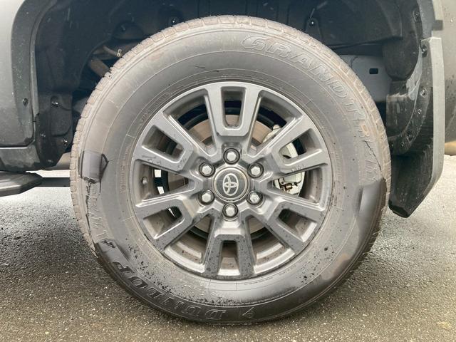 ランドクルーザー250 VX 12.3型ディスプレイオーディオプラスナビ JBLプレミアムサウンド 丸目1眼LEDヘッドランプ ルーフレール パワーバックドア 全方位モニター デジタルインナーミラー サンルーフ レザーシート 禁煙(69枚目)