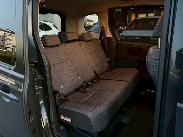 シエンタ ハイブリッドZ 純正ディスプレイオーディオナビ オプション15AW セーフティセンス ハンズフリーパワースライドドア ブラインドスポットモニター Bi-BeamLEDヘッドランプ ETC2.0 バックモニター 禁煙車(11枚目)