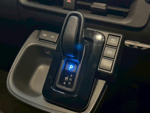 シエンタ ハイブリッドZ 純正ディスプレイオーディオナビ オプション15AW セーフティセンス ハンズフリーパワースライドドア ブラインドスポットモニター Bi-BeamLEDヘッドランプ ETC2.0 バックモニター 禁煙車(24枚目)