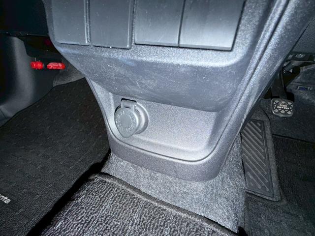 シエンタ ハイブリッドZ 純正ディスプレイオーディオナビ オプション15AW セーフティセンス ハンズフリーパワースライドドア ブラインドスポットモニター Bi-BeamLEDヘッドランプ ETC2.0 バックモニター 禁煙車(40枚目)