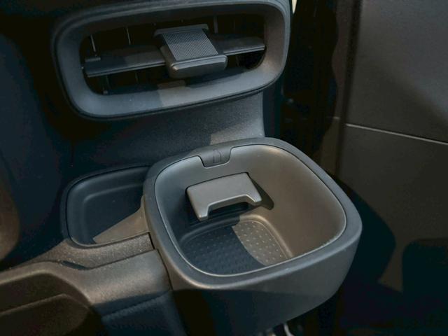 シエンタ ハイブリッドZ 純正ディスプレイオーディオナビ オプション15AW セーフティセンス ハンズフリーパワースライドドア ブラインドスポットモニター Bi-BeamLEDヘッドランプ ETC2.0 バックモニター 禁煙車(42枚目)