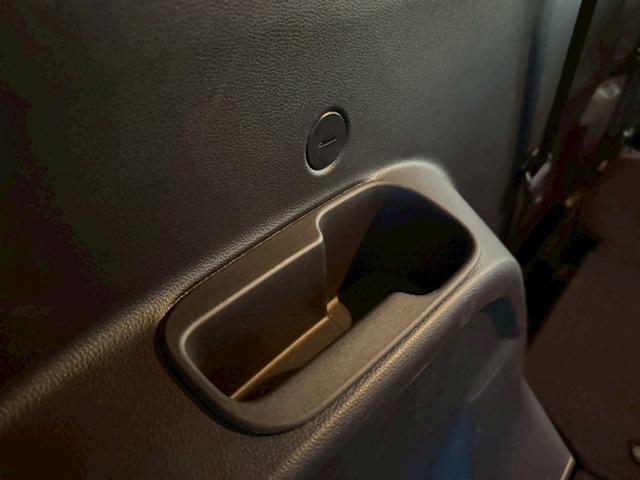 シエンタ ハイブリッドZ 純正ディスプレイオーディオナビ オプション15AW セーフティセンス ハンズフリーパワースライドドア ブラインドスポットモニター Bi-BeamLEDヘッドランプ ETC2.0 バックモニター 禁煙車(47枚目)