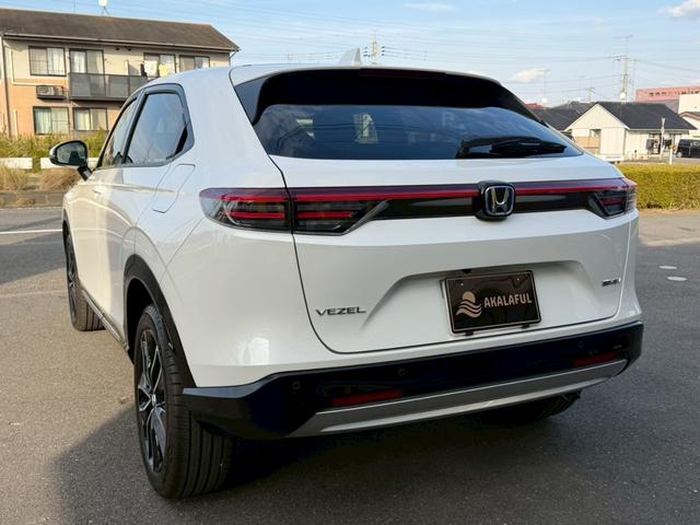 ヴェゼル ｅ：ＨＥＶ　Ｚ　ホンダコネクトディスプレイ（９インチナビ／地デジＴＶ／マルチビューカメラ／ワイヤレス充電器／後退出庫サポート／ハンズフリーホン機能／信号情報活用支援システム）　ホンダセンシング　パワーバックドア（8枚目）