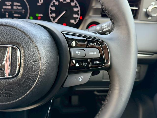 ヴェゼル ｅ：ＨＥＶ　Ｚ　ホンダコネクトディスプレイ（９インチナビ／地デジＴＶ／マルチビューカメラ／ワイヤレス充電器／後退出庫サポート／ハンズフリーホン機能／信号情報活用支援システム）　ホンダセンシング　パワーバックドア（37枚目）